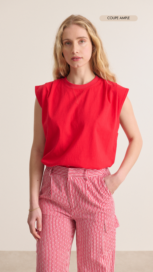 T-shirt sans manches légèrement oversize avec plis aux épaules coloris rouge collection printemps été