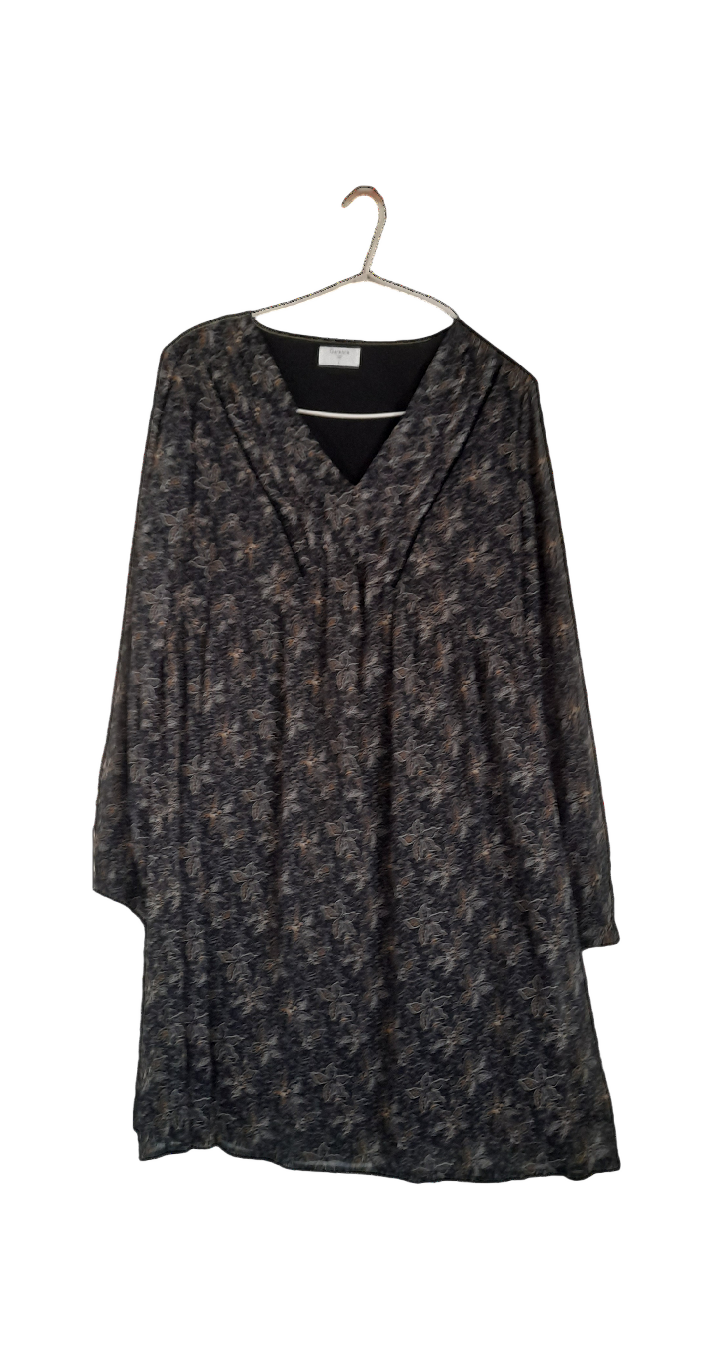 robe noire fluide imprimée fleuri bleu et or